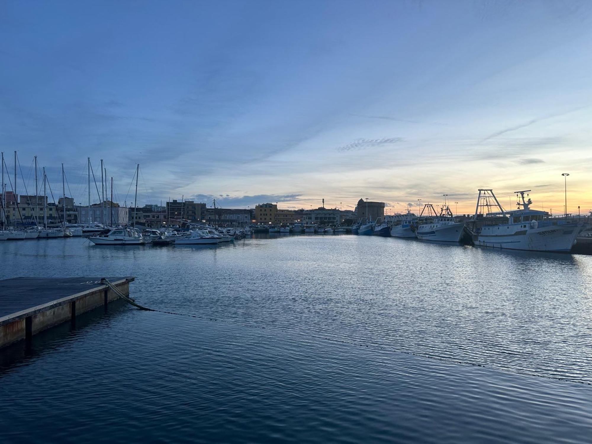 Hotel Moncici House Porto Torres Exterior foto