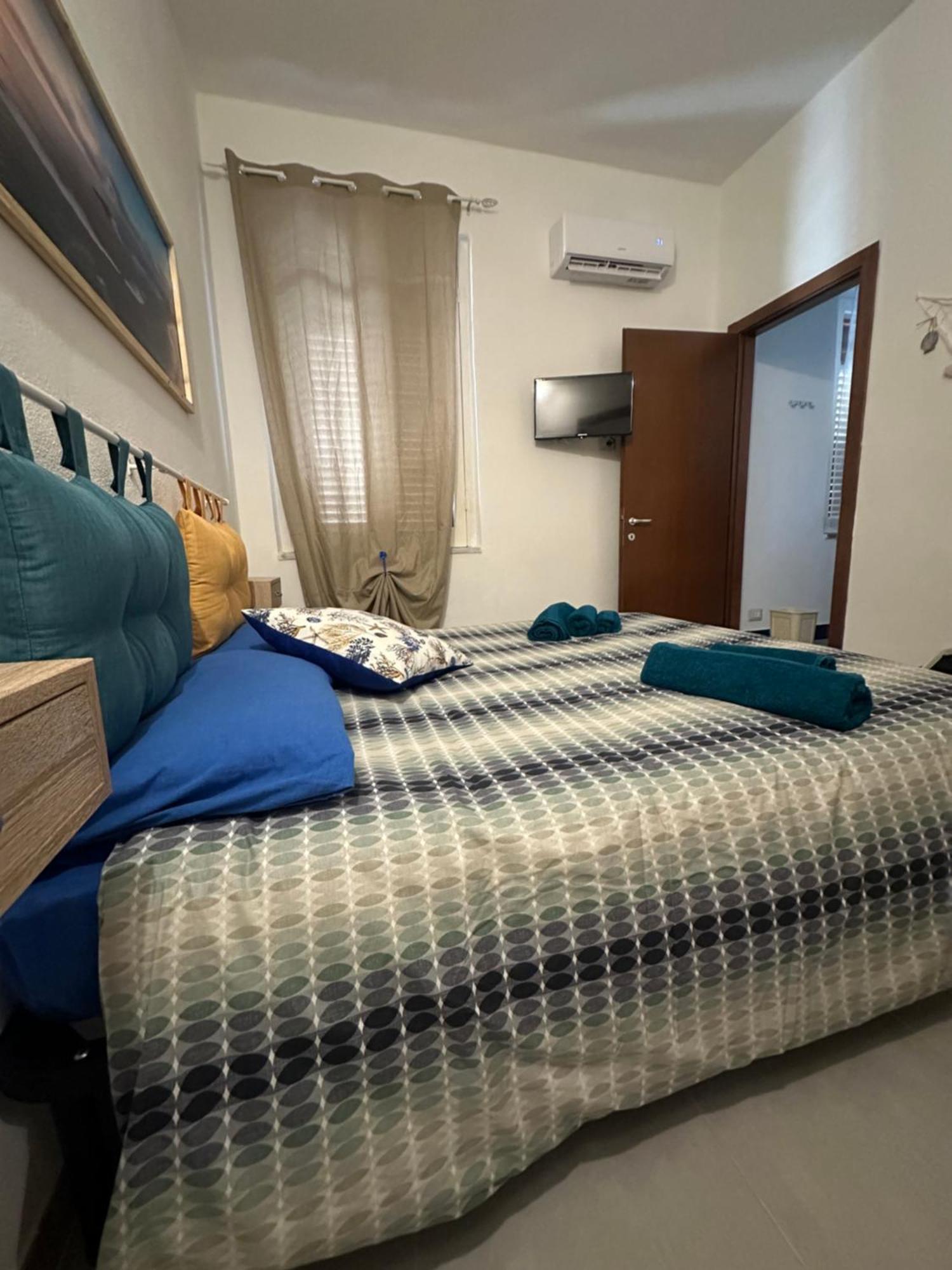 Hotel Moncici House Porto Torres Exterior foto